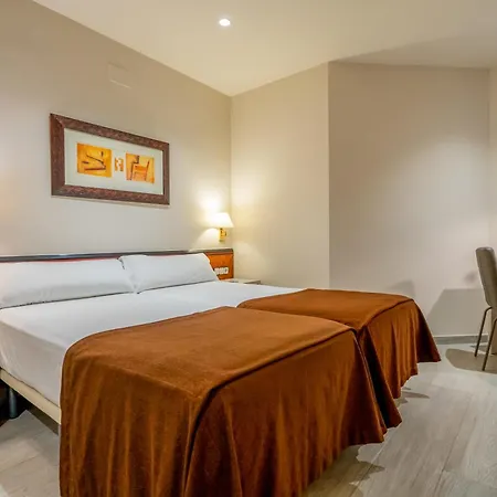 Glories Hotel 3*