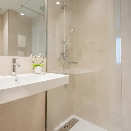 Glories Hotel 3*