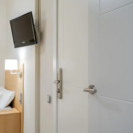 Glories Hotel 3*