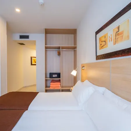 Hotel Glories 3*