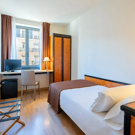 Glories Hotel 3*