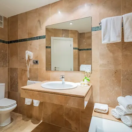 Glories Hotel 3*