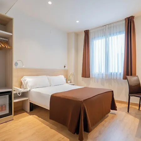 Hotel Glories 3*