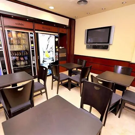 Hotel Glories 3*