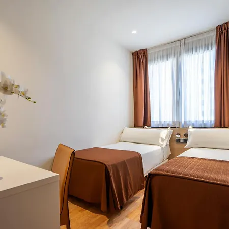 Glories Hotell 3*