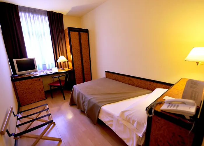 Hotel Glòries 3*
